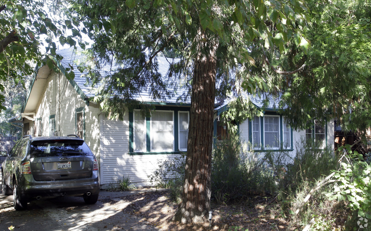 Primary Photo - 415 7th St