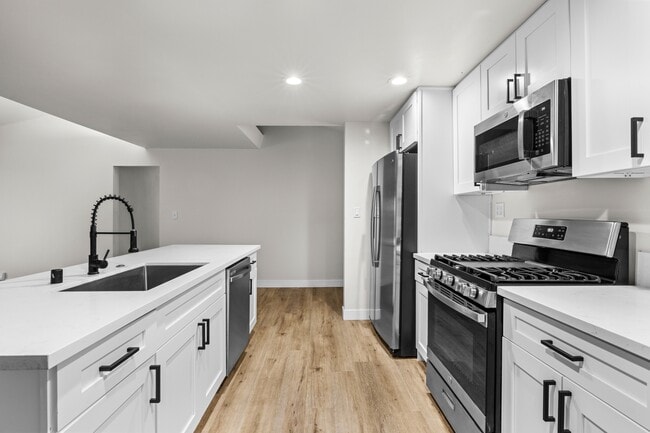 Foto del edificio - 5348 Redding Rd