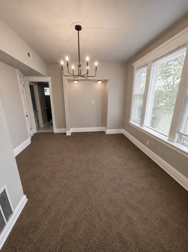 Foto del edificio - 5735 S Marshfield Ave