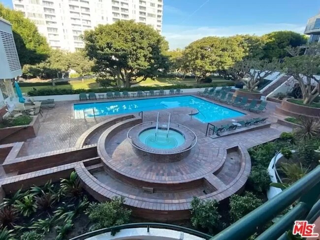 Pool and Spa - 2930 Neilson Way
