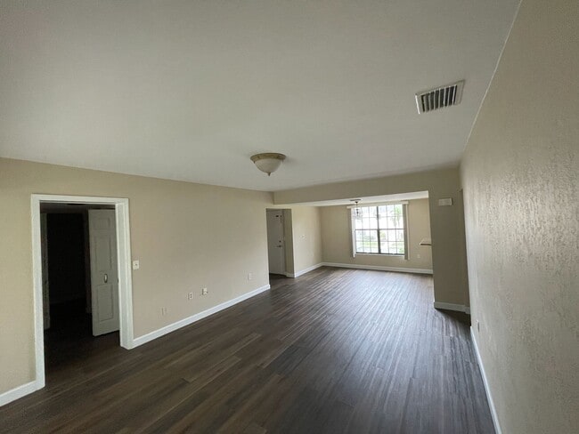 Building Photo - 2497 Heron Terrace