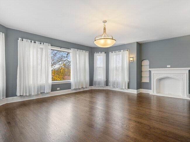 Foto del edificio - 7649 S Yates Blvd