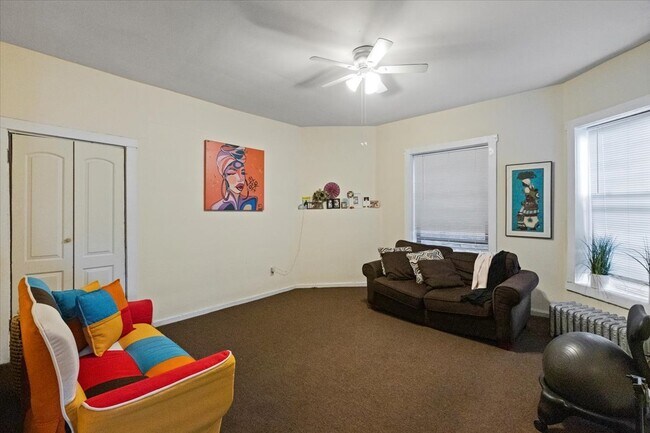 Foto del edificio - 5020 S Blackstone Ave