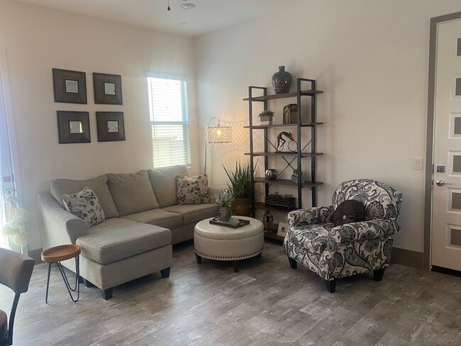 Foto del edificio - 19848 W Monterosa St