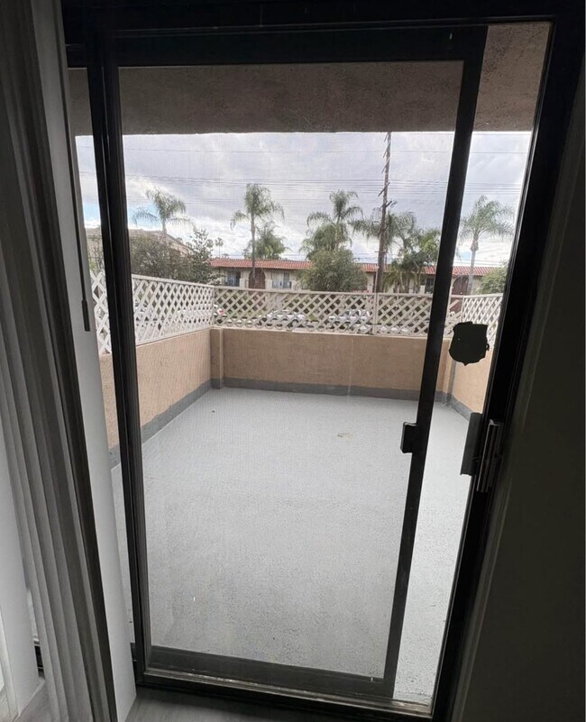 Foto del edificio - 7040 Haskell Ave