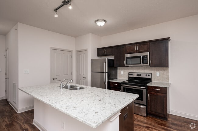 2BR, 2BA - 1,108SF - Kitchen - Bridgewater