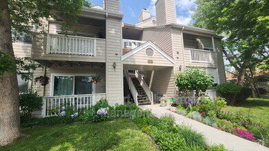 Building Photo - 4915 Twin Lakes Rd