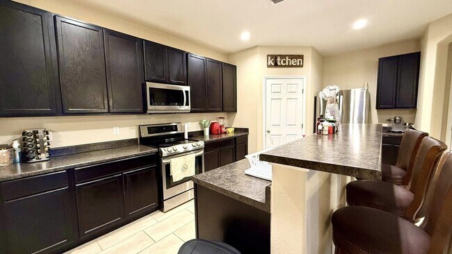 Foto del edificio - 3206 Hereford Dr
