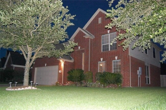 Building Photo - 2802 Sunbird Dr