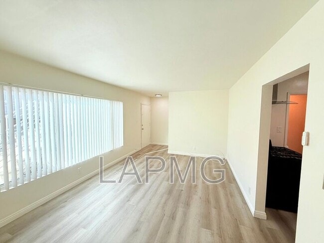 Building Photo - 625 Aerick St