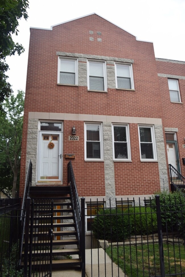 Building Photo - 2322 W Flournoy St