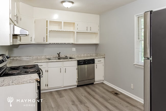 Building Photo - 3204 Tucker Dr NW