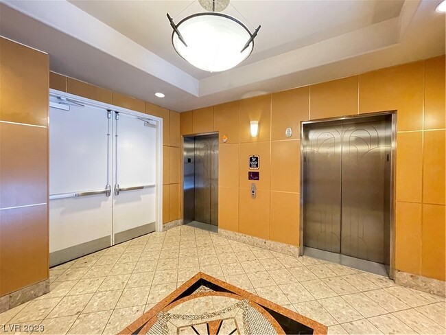 Building Photo - 26 E Serene Ave