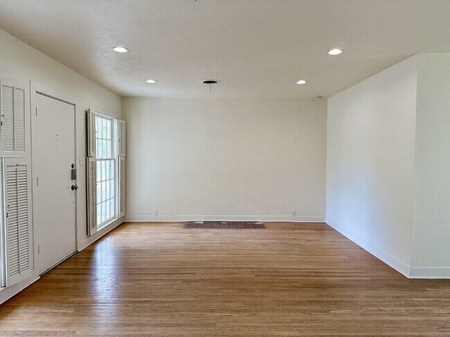 Building Photo - 2832 24th St