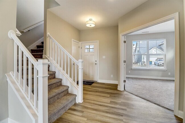 Building Photo - 6971 Pickett Pl