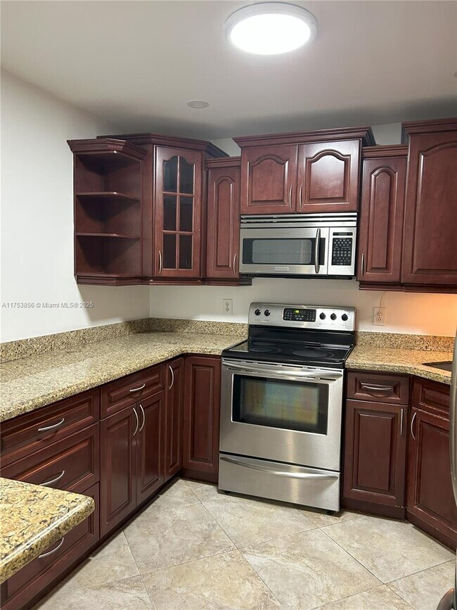 Foto del edificio - 3299 Cocoplum Cir