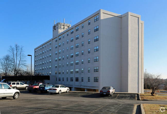 Primary Photo - Plaza Towers