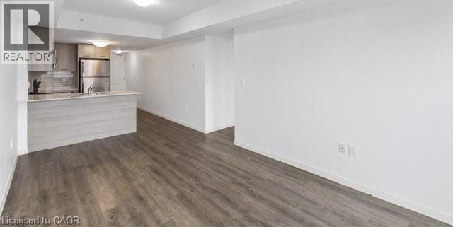 Photo du bâtiment - 220 Cannon St E