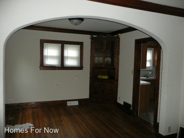 Foto del edificio - 2 br, 1 bath House - 3347 Sheridan Ave N.
