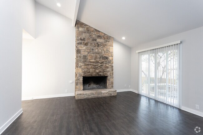 2HAB, 2BA - 1002 ft² - XRed Bud