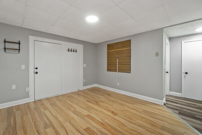 Foto del edificio - 127 Clearfield St