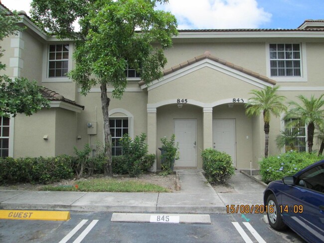Building Photo - 845 Summit Lake Dr