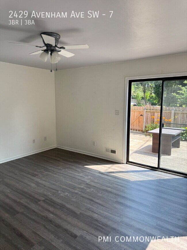 Foto del edificio - 2429 Avenham Ave SW