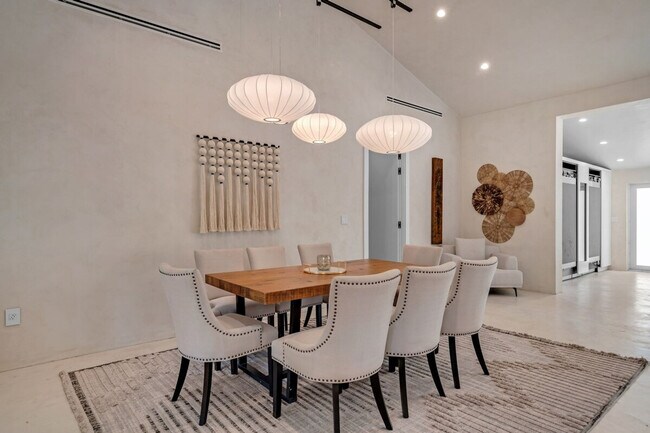 Building Photo - 5050 Biscayne Blvd