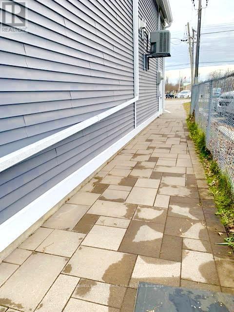 Building Photo - 126 Reach St