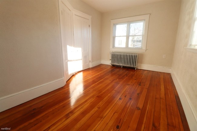 Building Photo - 2 br, 1 bath  - 12 Lowell St # 1A