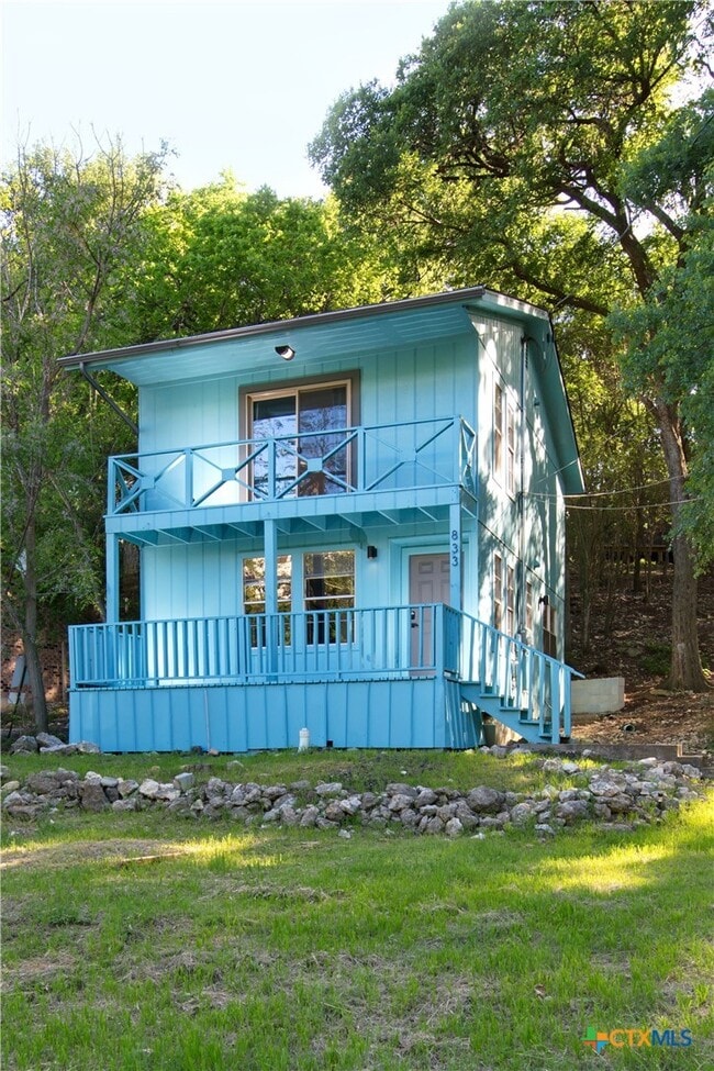 Building Photo - 833 Old Ranch Rd 12