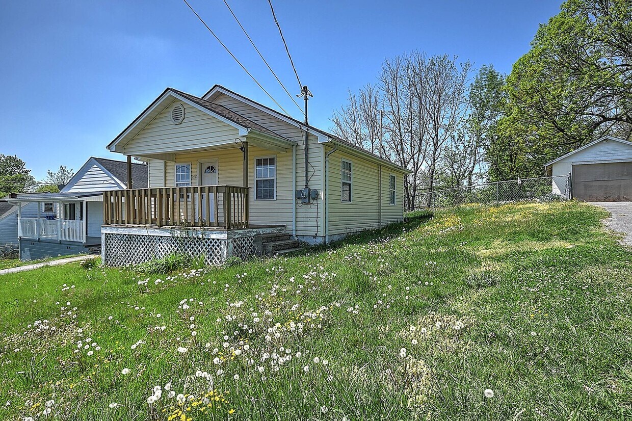 Primary Photo - 148 Kingsley Ave