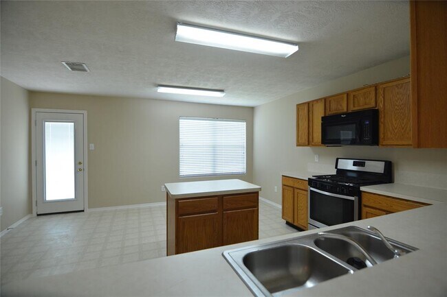 Building Photo - 1102 Boxford Ct