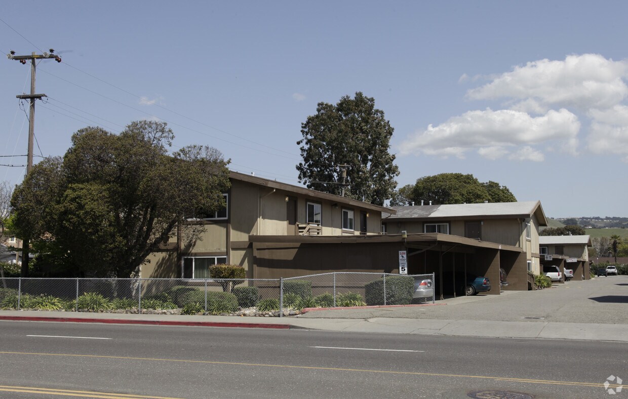 Primary Photo - Ponderosa Apartments