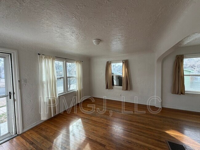 Foto del edificio - 621 N 2nd St