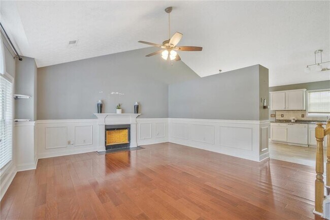 Foto del edificio - 375 Shadetree Ln