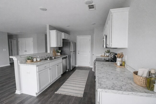 Foto del edificio - 211 Evans Ter