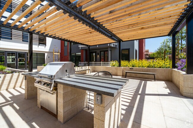 Cocina al aire libre - REALM APARTMENTS - Unavailable