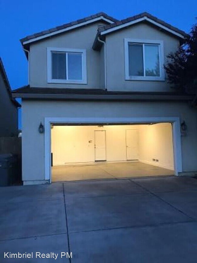 Building Photo - 3 br, 1.5 bath House - 2796 Crested St