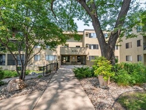 Building Photo - 4101 Parklawn Ave