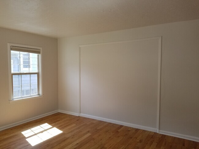 Building Photo - Beautiful Large Home in the Avenues