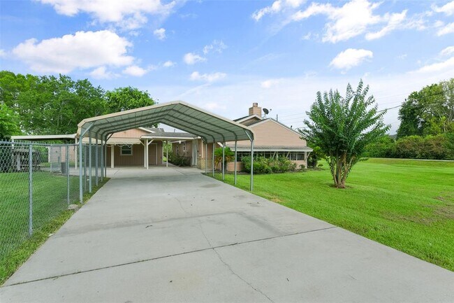 Foto del edificio - 8709 Fite Rd