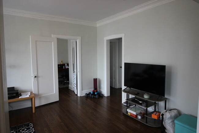 Foto del edificio - 3457 N Avers Ave