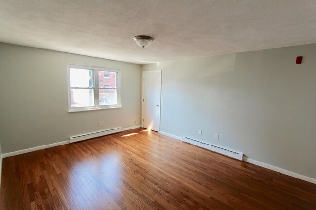 Photo - 627 Beach St Apartment