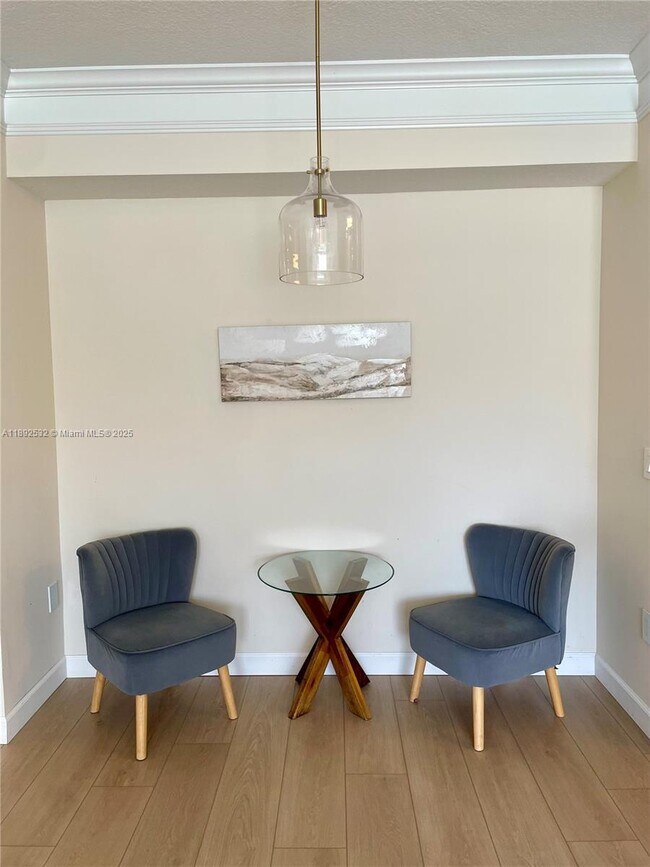 Foto del edificio - 4202 Myrtlewood Cir E