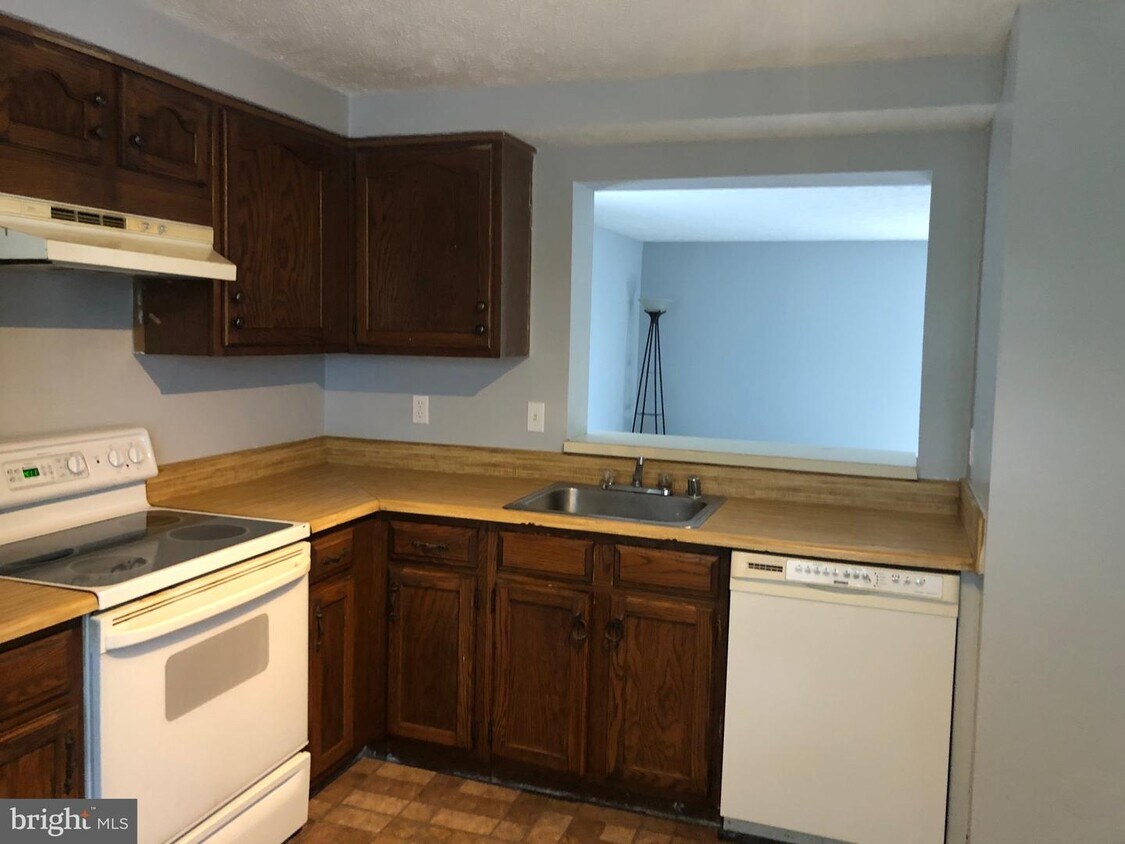 Primary Photo - 9032 Lone Star Ct