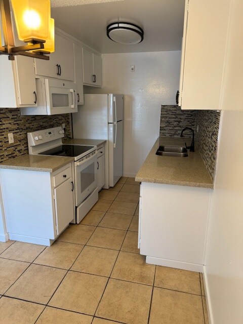 Building Photo - 25625 Narbonne Ave