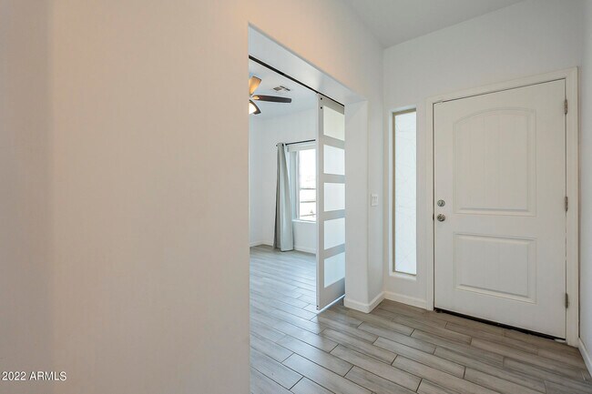 Foto del edificio - 8822 N 4th St