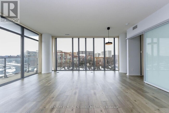 Building Photo - 105-105 The Queensway
