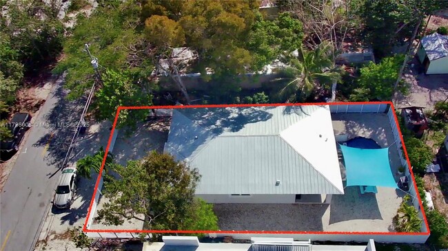 Building Photo - 730 Largo Rd
